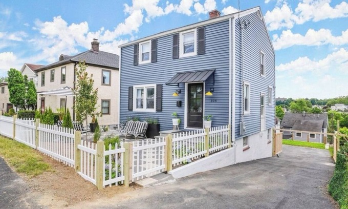 Greenwich Casa | Charming Greenwich Getaway - Minutes from MetroNorth Train to NYC