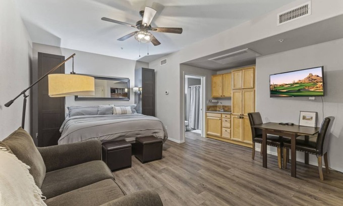 Fountain Hills Apartamento | Charming Ground-Level Condo Near Dining, Park & Trails With Pool & Hot Tub