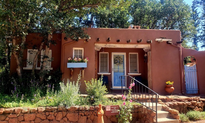 Cascade Casa | Oferta de verano! Pensión de lujo para 2 por Pikes Peak con vistas y comentarios de 5 estrellas