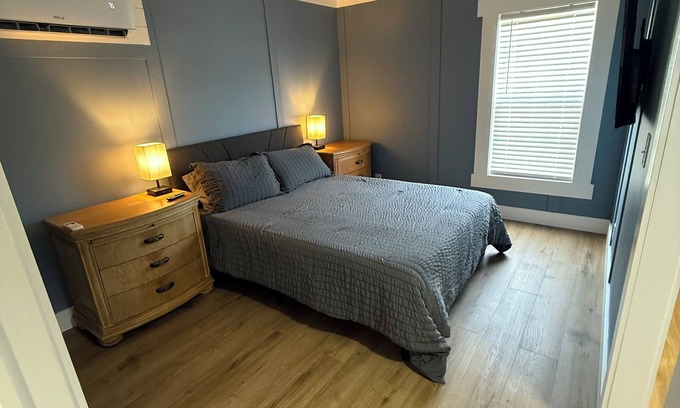 Iona Casa | Charming Guest Bedroom in 2br 2bath Home in Fort Myers 5mins from FMB