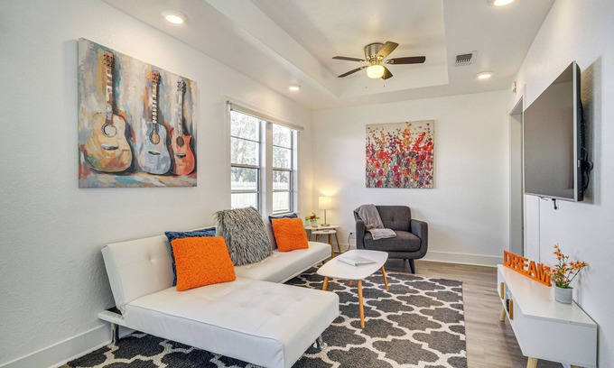 Long Beach Cabaña | Charming Gulf Coast Cottage - 1 Mile to the Coast!