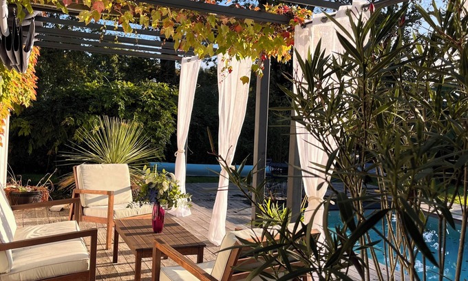 Cenac Casa | Charming house near Bordeaux - quiet - sleeps 8 - swimming pool - summer kitchen