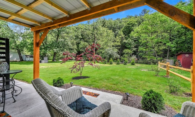 Cumbola Cabina | Charming Hammock by the River