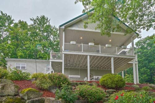 Lisbon Casa | Charming Hanoverton Cottage on Guilford Lake!