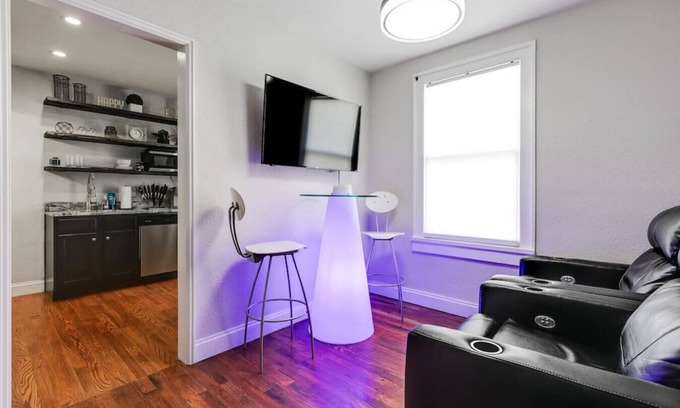 Church Hill Apartamento | Charming, Happy 1-Bed Oasis: RVA Retreat Awaits!