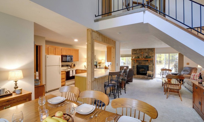 Hidden Valley Casa | Charming Hidden Valley Resort Home: Walk to Slopes