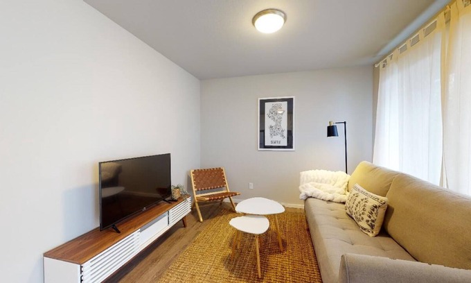 Snohomish Casa | Charming Hideaway - Cvrd Parkng, Close to DT Snohomish.