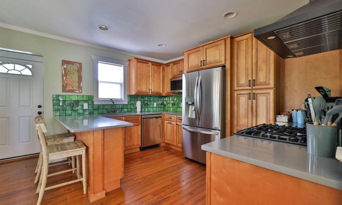 Historic District Casa | Charming historical 2-bedroom house in gorgeous New Smyrna Beach - pet friendly