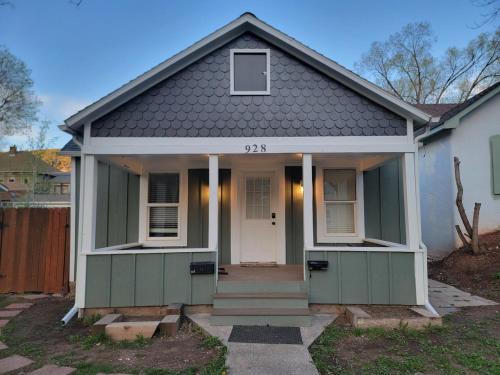 Glenwood Springs Casa | Charming, Historic! Walking Distance to Town!