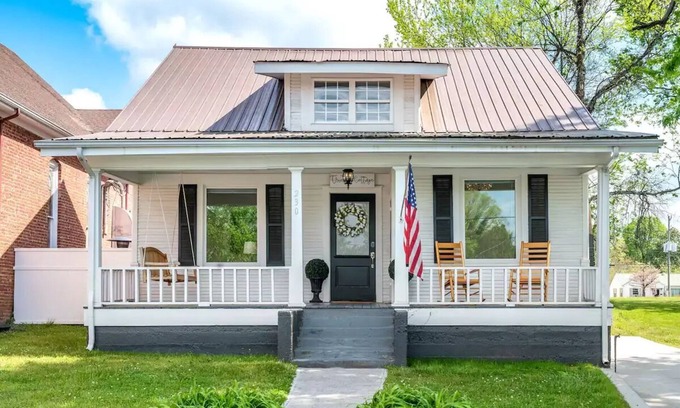 Dayton Casa | Charming Historic Cottage in Dayton Tennessee