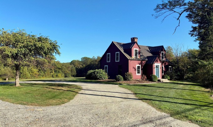 Pine Meadow Otro | Charming Historic Farmhouse in Northwest Connecticut