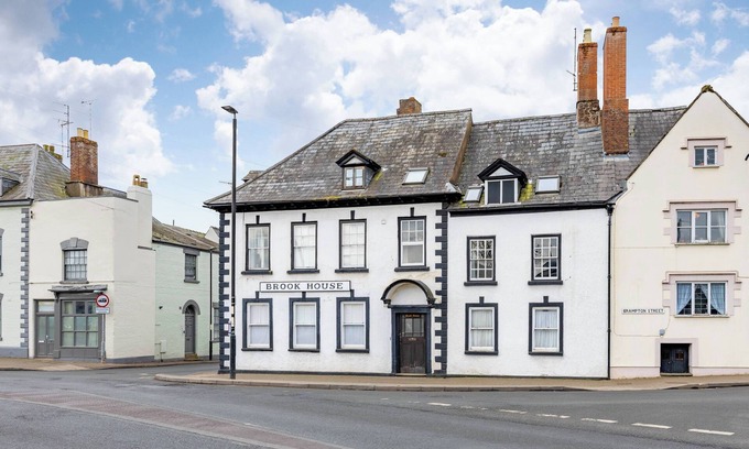 Ross-on-Wye Apartamento | Charming Historic Stay | Cosy Flat with parking!