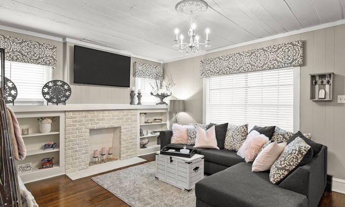 Brookview Casa | Charming, Historic Home Minutes from Magnolia