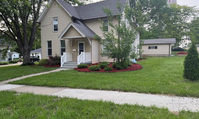 Fulton Casa | Charming Historic Home with 2 Queen Beds & Backyard in Fulton, IL
