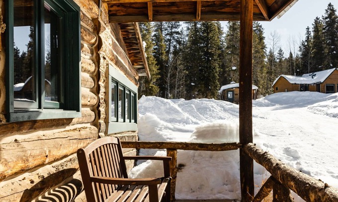 Pitkin County Cabina | Charming Historic Mountain Cabin at Dreamy Art & Nature Retreat Center