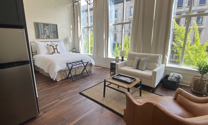 West Main Historic District Apartamento | Charming historic studio@The 713 - on The Bourbon Trail and Museum Row