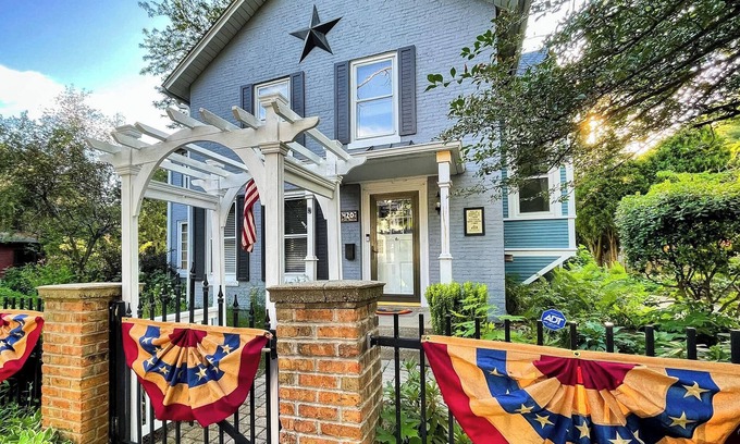 Waukegan Casa | Charming Historical Home near Naval Station Great Lakes