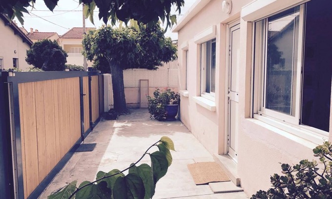 La Jetee Casa | Charming house 100 m from the beach, place with free parking