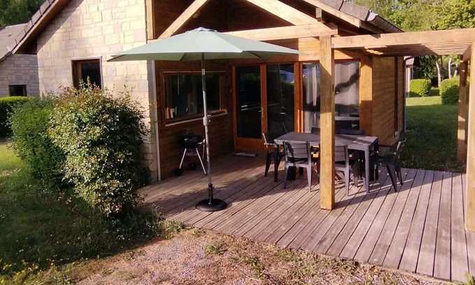 Signy-le-Petit Casa | Encantadora casa de vacaciones en Signy-le-Petit con terraza cubierta
