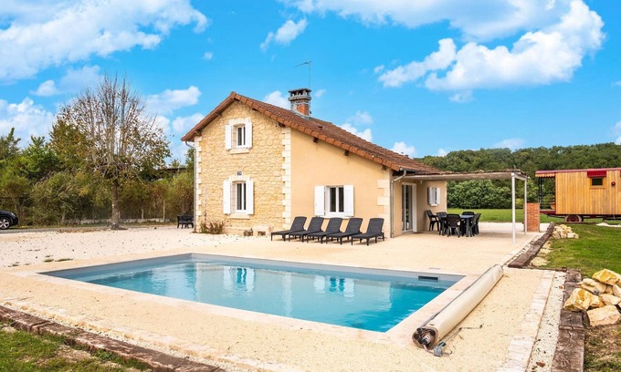 Hautefort Casa | Encantadora casa de vacaciones con piscina privada