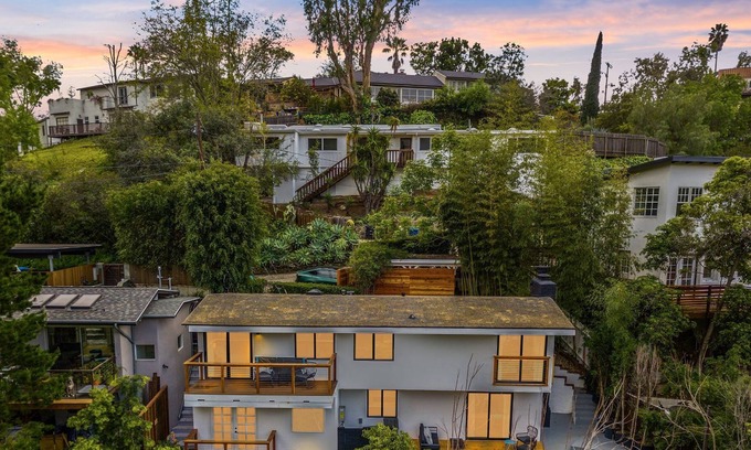 Beachwood Canyon Casa | Charming Hollywood Retreat Home with Canyon Views