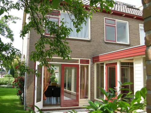 West-Graftdijk Casa | Charming Home by the Lake