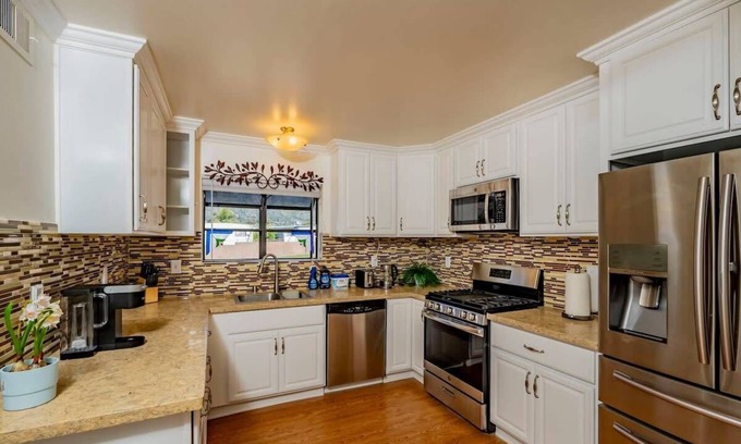 Glendora Casa | Charming Home: Cozy Retreat Near Top Attractions