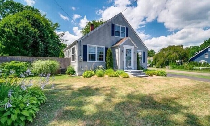 Branford Casa | Charming home, easy access - everything Branford. Super Host with 5-Star Rating