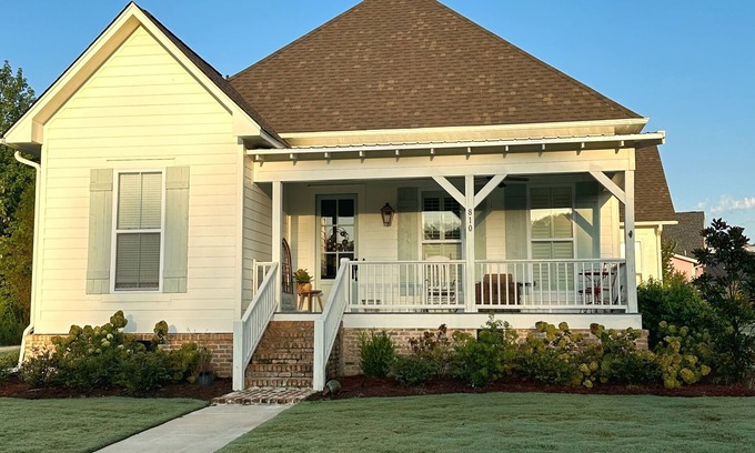 Taylor Casa | Charming home in Plein Air - Taylor, MS - Open Arkansas Weekend! Pet friendly