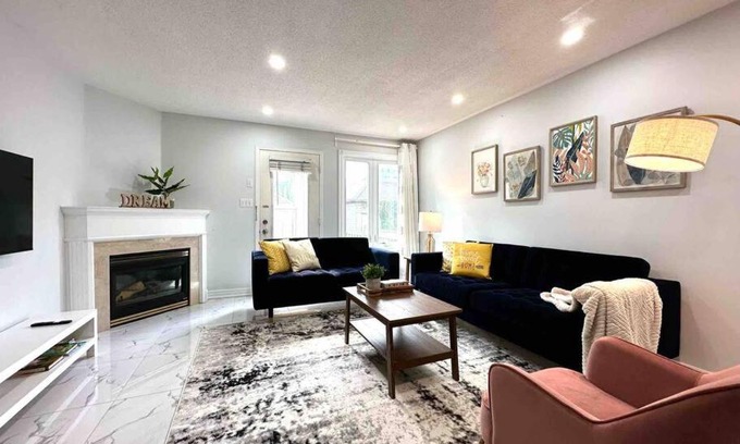 Bayview Glen Casa | Charming Home in Prime Location North of Toronto