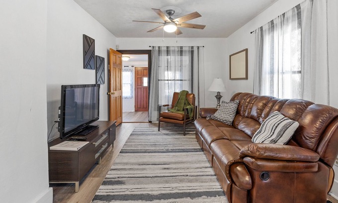 Des Moines Casa | Charming home minutes from downtown Des Moines