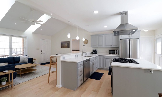 Park Forest Village Casa | Charming home near PSU - built for memorable game days and family visits