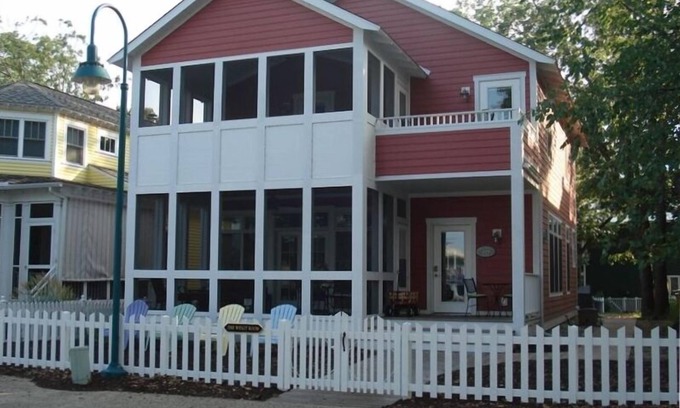 Michigan City Casa | Casa nueva con carrito de golf para 13 personas Excelente ubicación en el corazón de la subdivisión