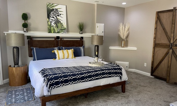 Prospect Casa | Charming home with hot tub, patio & lush green backyard
