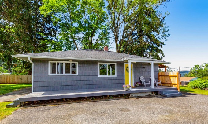 West Hills Casa | Charming home with lawn, grill, two W/Ds, two kitchens, WiFi, & mountain views