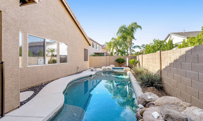 Terramar Casa | Charming home with pool, pool spa, fast WiFi, firepit, game room & washer/dryer