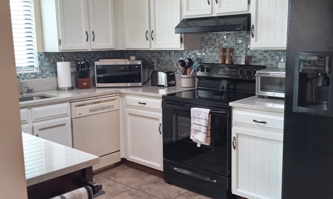 Villages of Green Valley Casa | Charming home with great mountain views in quiet neighborhood.