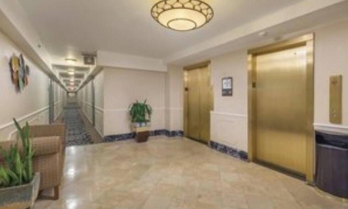 Lower Garden District Apartamento | Charming hotel suite with fitness room, WiFi in lovely New Orleans