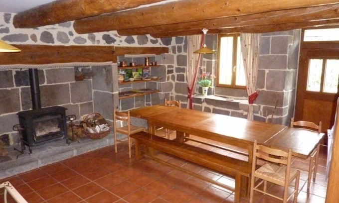 Albepierre-Bredons Cabaña | Charming House in Auvergne: Ski, Nature, and Medieval Sites Nearby