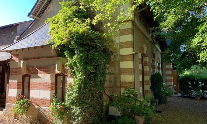 Saint-Cyr-du-Gault Casa | Encantadora casa para 14 personas en un magnífico parque del castillo