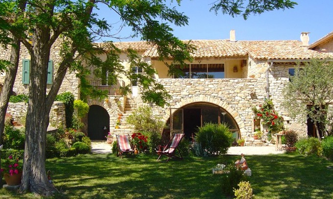 Aubenas-les-Alpes Casa | Encantadora casa con piscina climatizada y jacuzzi Luberon en Provenza