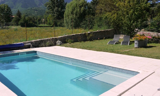 Fuilla Casa | CASA CON ENCANTO VISTA CANIGOU CON PISCINA Y SPA 4 ESTRELLAS
