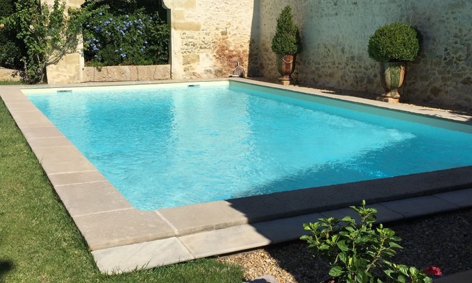 Capestang Casa | Encantadora casa completamente renovada con piscina en el corazón del pueblo para 4 personas.