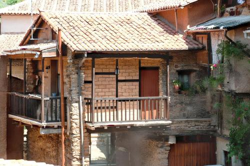 Robledillo de Gata Casa | Charming House in Robledillo de Gata with Fireplace and Terrace