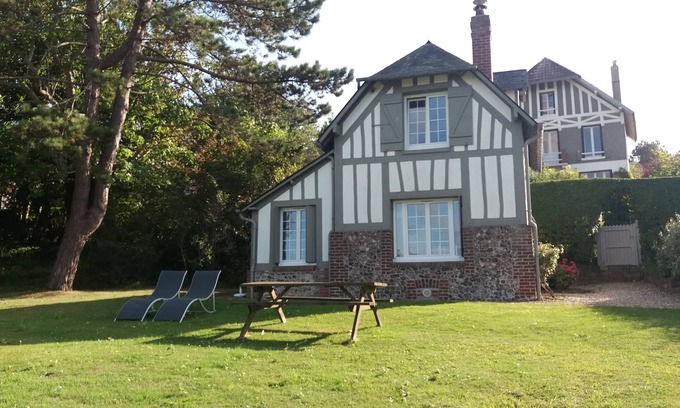 Longueil Casa | Casa de encanto en un jardin paisajístico, vista sobre el mar