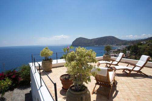 Canneto Casa | Charming House in Lipari with Sea View