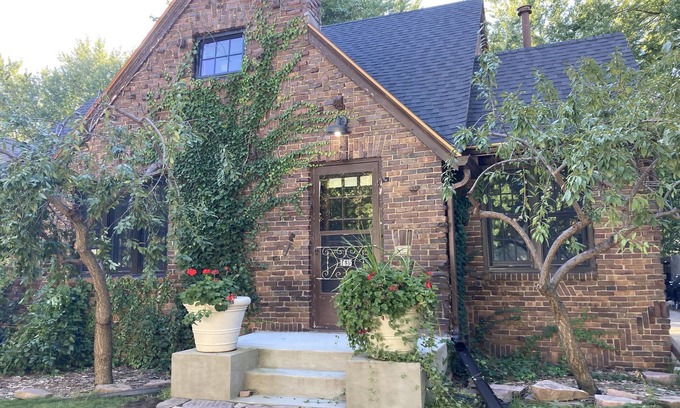 Sioux Falls Casa | Charming House in Quiet Neighborhood