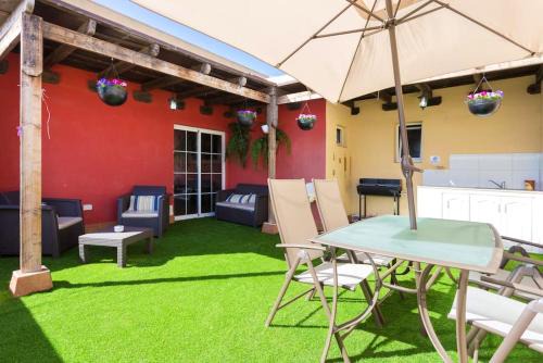 San Isidro Casa | Charming House in San Isidro with Jacuzzi