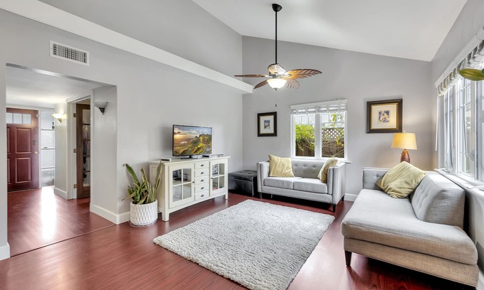 Westside Costa Mesa Casa | casa con encanto en el jardín cerca de la playa