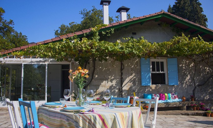 Bueu Casa | CHARMING HOUSE - Property with pool and 15 hª of fores just for you.